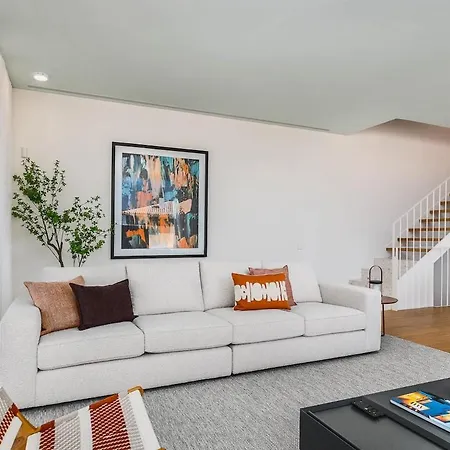 Uau Infinity Rooftop Pool *