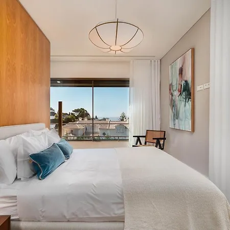 Uau Infinity Rooftop Pool