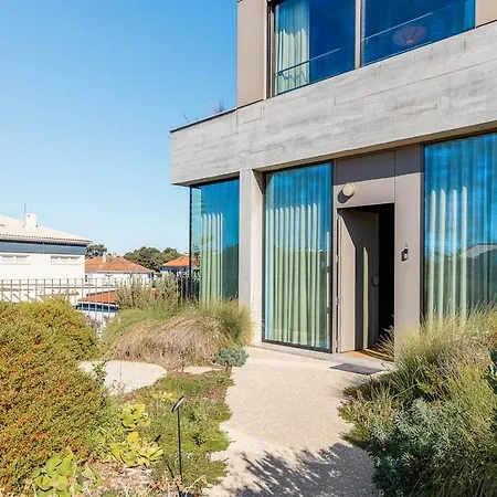 Uau Infinity Rooftop Pool *