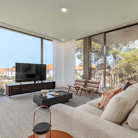 Uau Infinity Rooftop Pool Apartment *