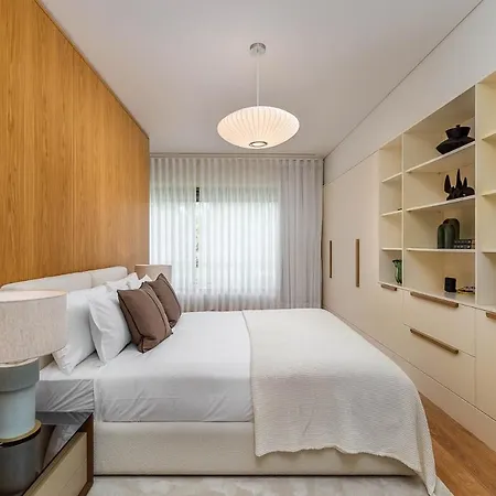 Uau Infinity Rooftop Pool Cascais