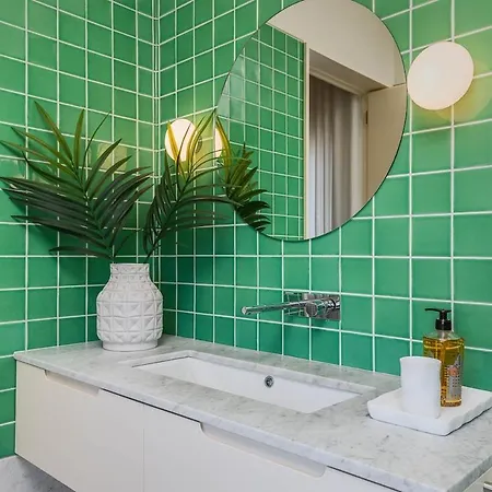 Uau Infinity Rooftop Pool