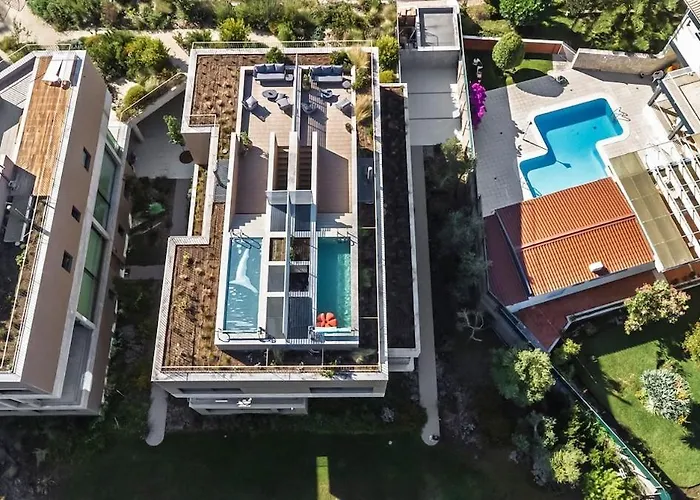 Uau Infinity Rooftop Pool * Cascais
